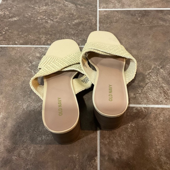 Old Navy Straw Woven Heeled Sandals Size 9 - Picture 3 of 3